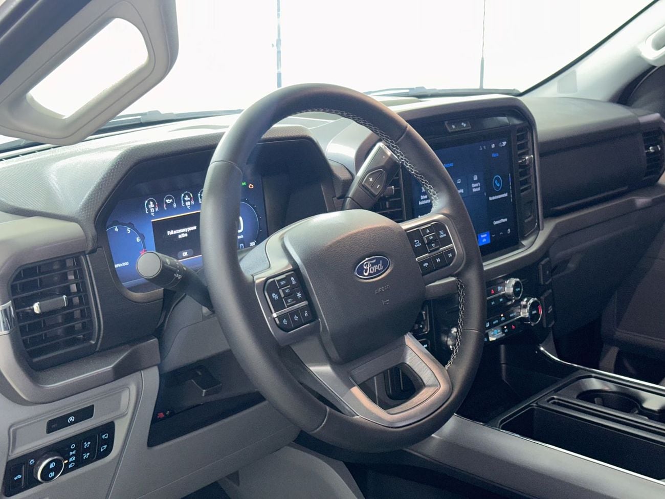 Ford F-150 XLT CREW CAB /F1-1325S/AL TAYER MOTOROS/ AL QOUZ SHOWROOM