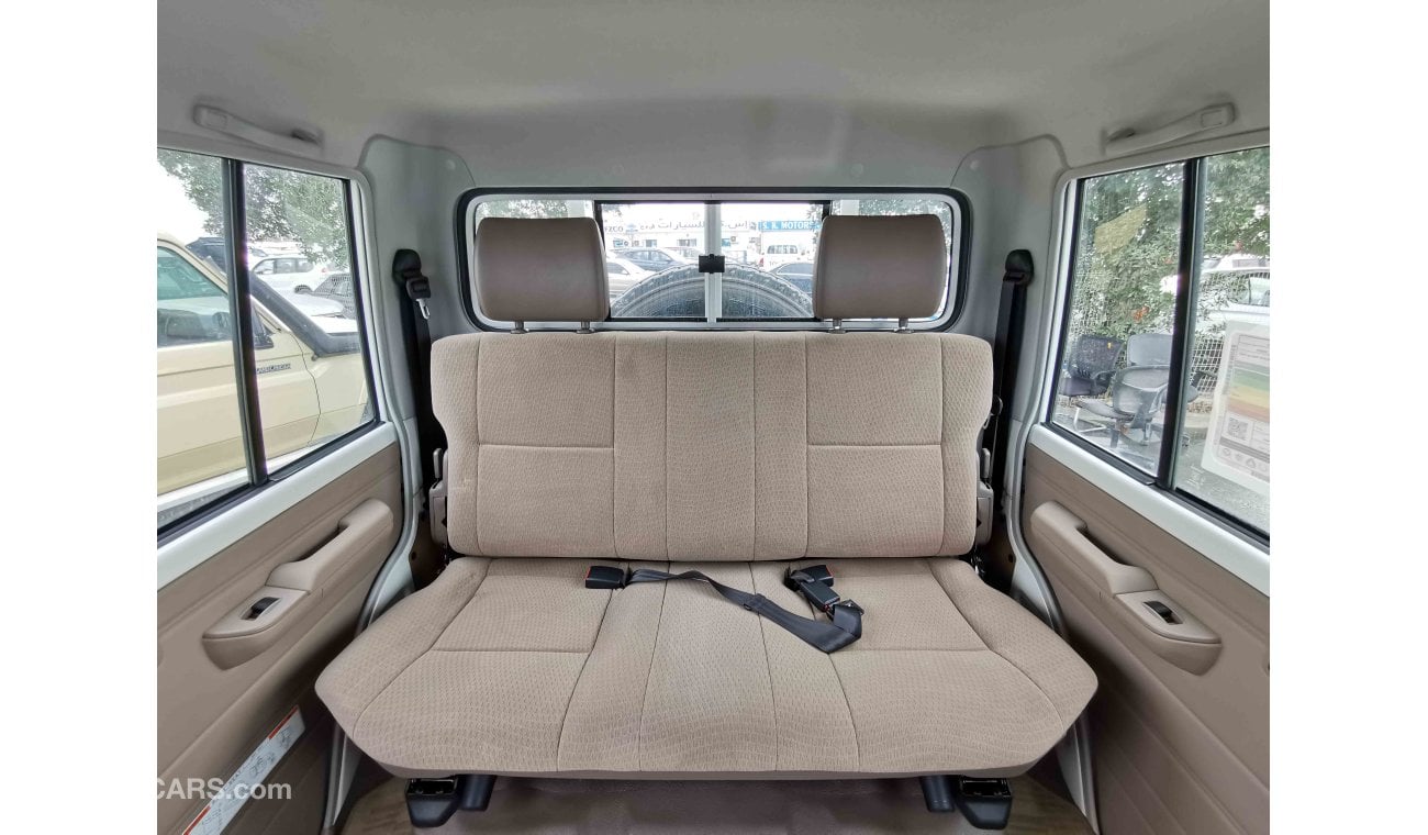 تويوتا لاند كروزر بيك آب 4.5L V8 Diesel, 16" Tyre, Front Window Defrost Control, Dual Airbags, Fabric Seats (CODE # LCDC03)