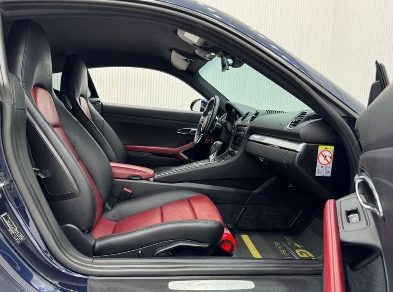 Porsche 718 Cayman Std 2.0L A/T 2018 Porsche 718 Cayman, 2025 Porsche Warranty, Full Porsche Service History, GCC