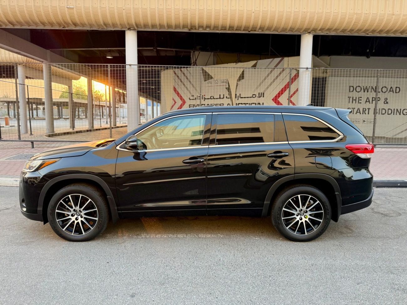 Toyota Highlander 2018 SE LIMITED AWD MOONROOF 3.5 FULL OPTION USA IMPORTED