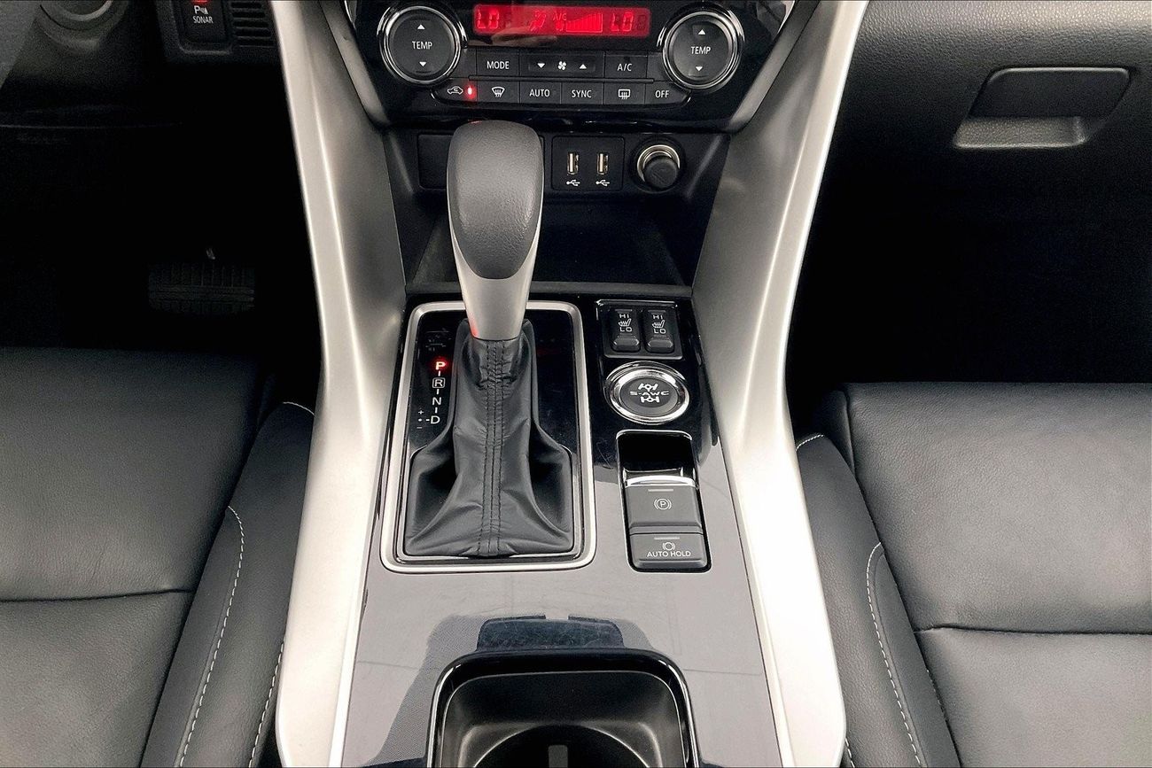 نيسان إكستيرا Titanium | ضمان مجاني لمدة عام | 0 دفعة أولى