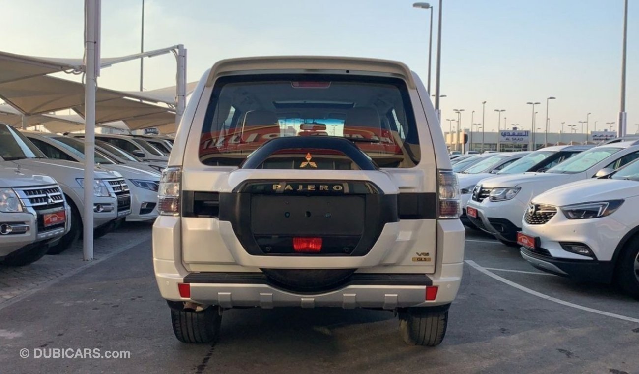 ميتسوبيشي باجيرو GLS متوسط with sunroof 2019 V6 - 3.0L Ref#50-22