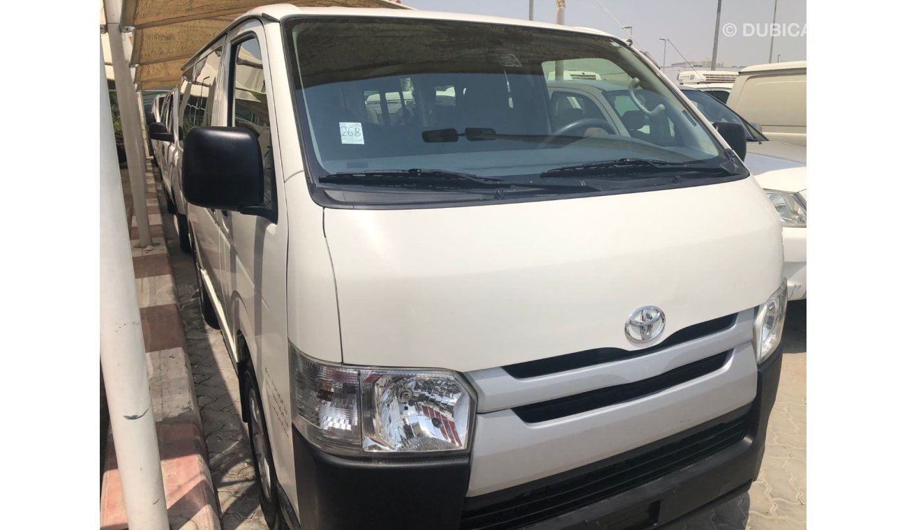 تويوتا هاياس Toyota Hiace Bus 13 seater,model:2016. Excellent condition