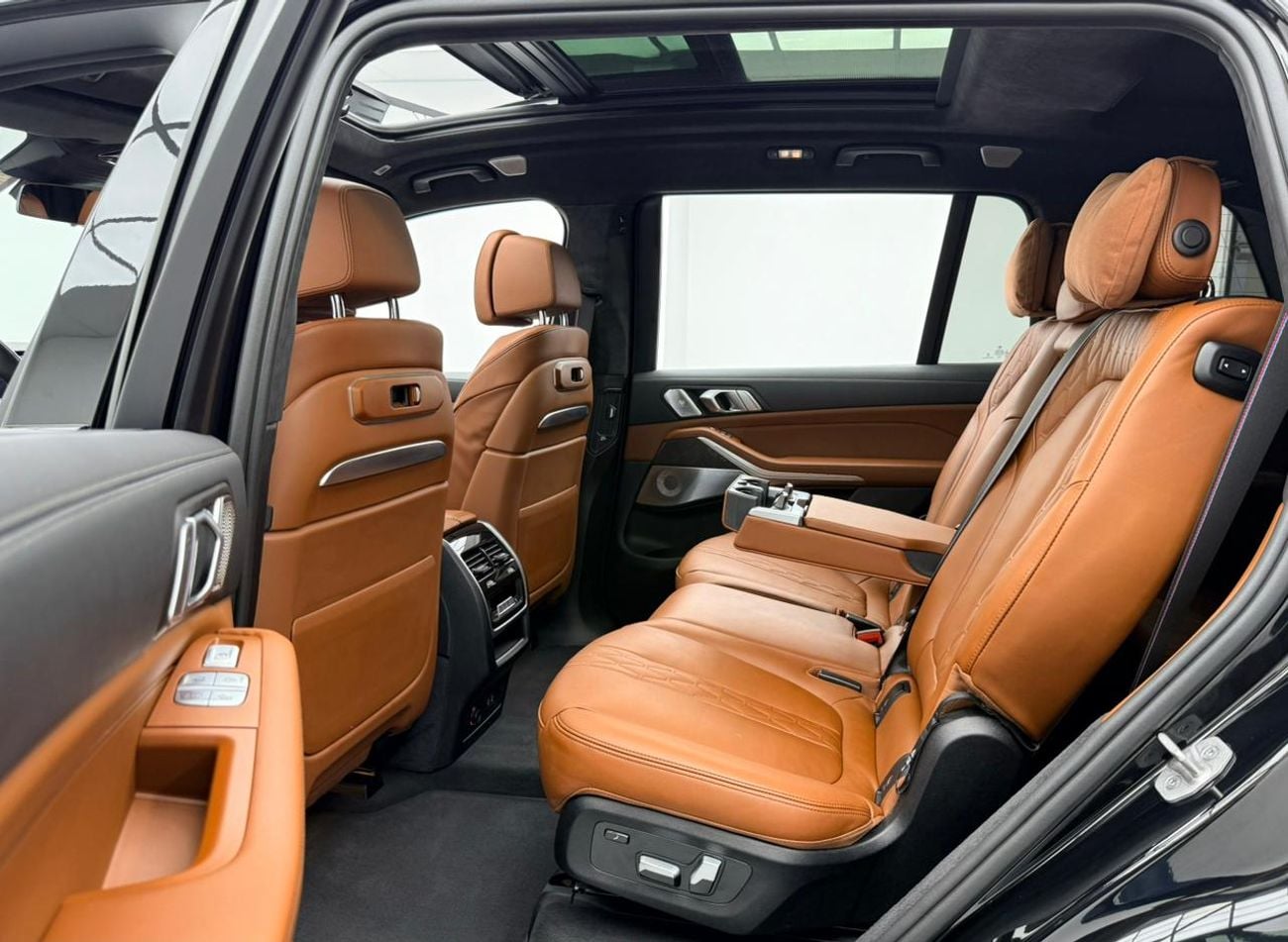 BMW X7 BMW X7 M60i xDrive, OCT 2028 BMW Warranty + Service Contract, Full BMW Service History, GCC