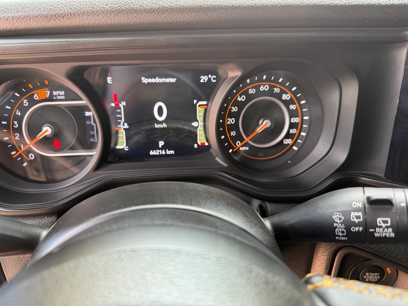 Jeep Wrangler 2024 Jeepers Edition Rubicon V6 in perfect condition!