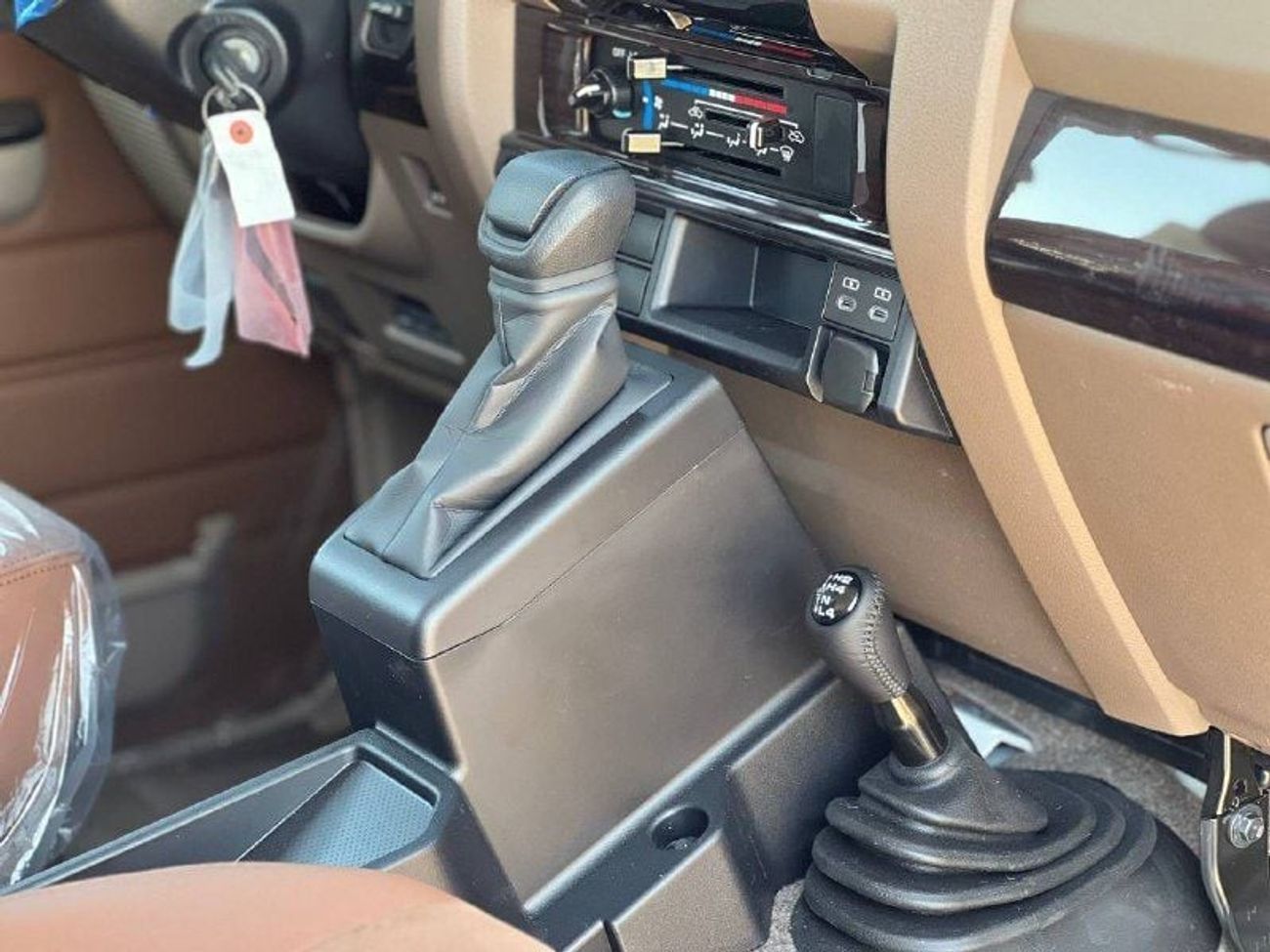 Toyota Land Cruiser 70 LC76 4.0L PTR A/T // 2026 // FULL OPTION WITH FRIDDG , DVD&BACK CAMERA , CRUISE CONTROL // SPECIAL O