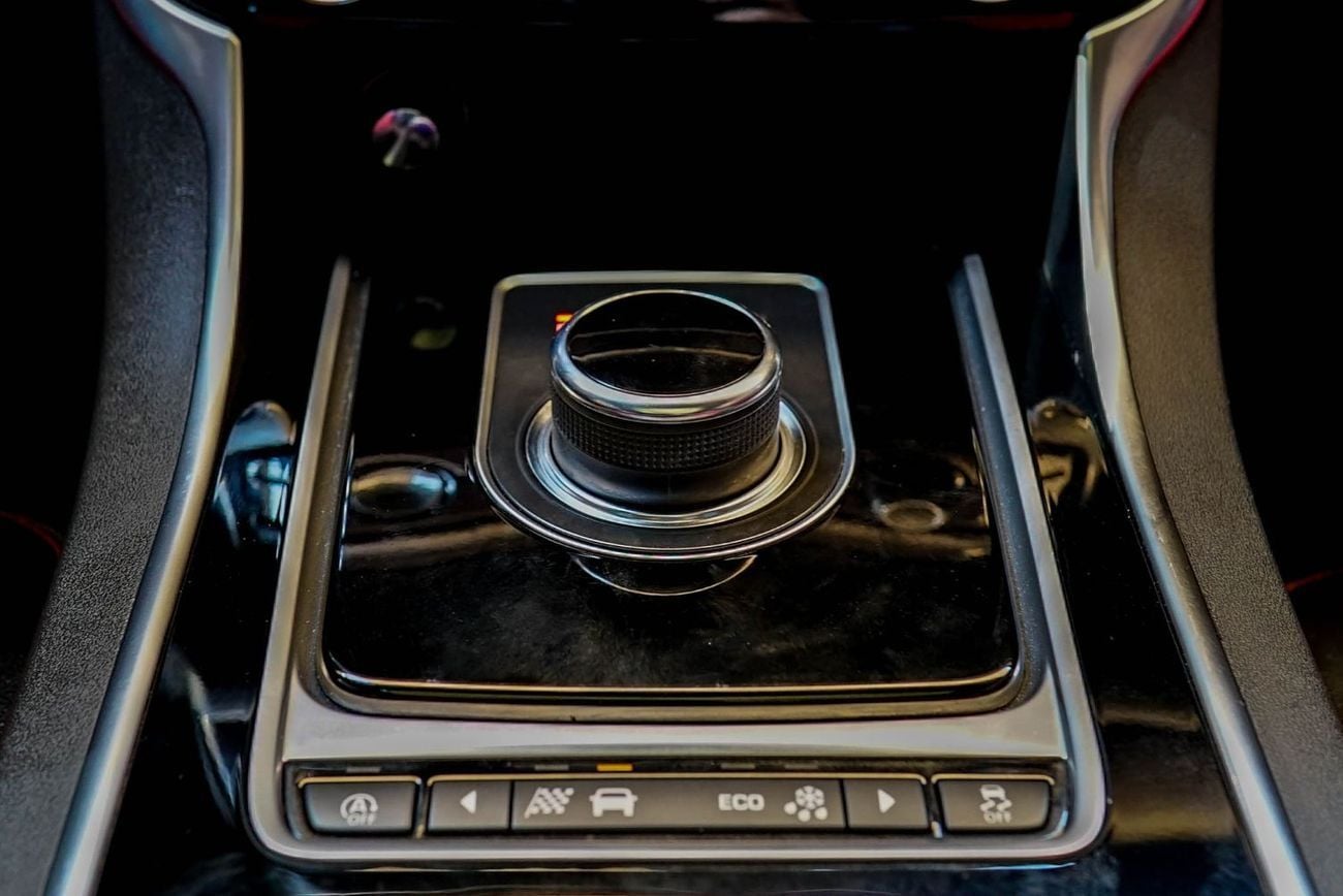 Jaguar XF R-Sport 2.0L Sedan