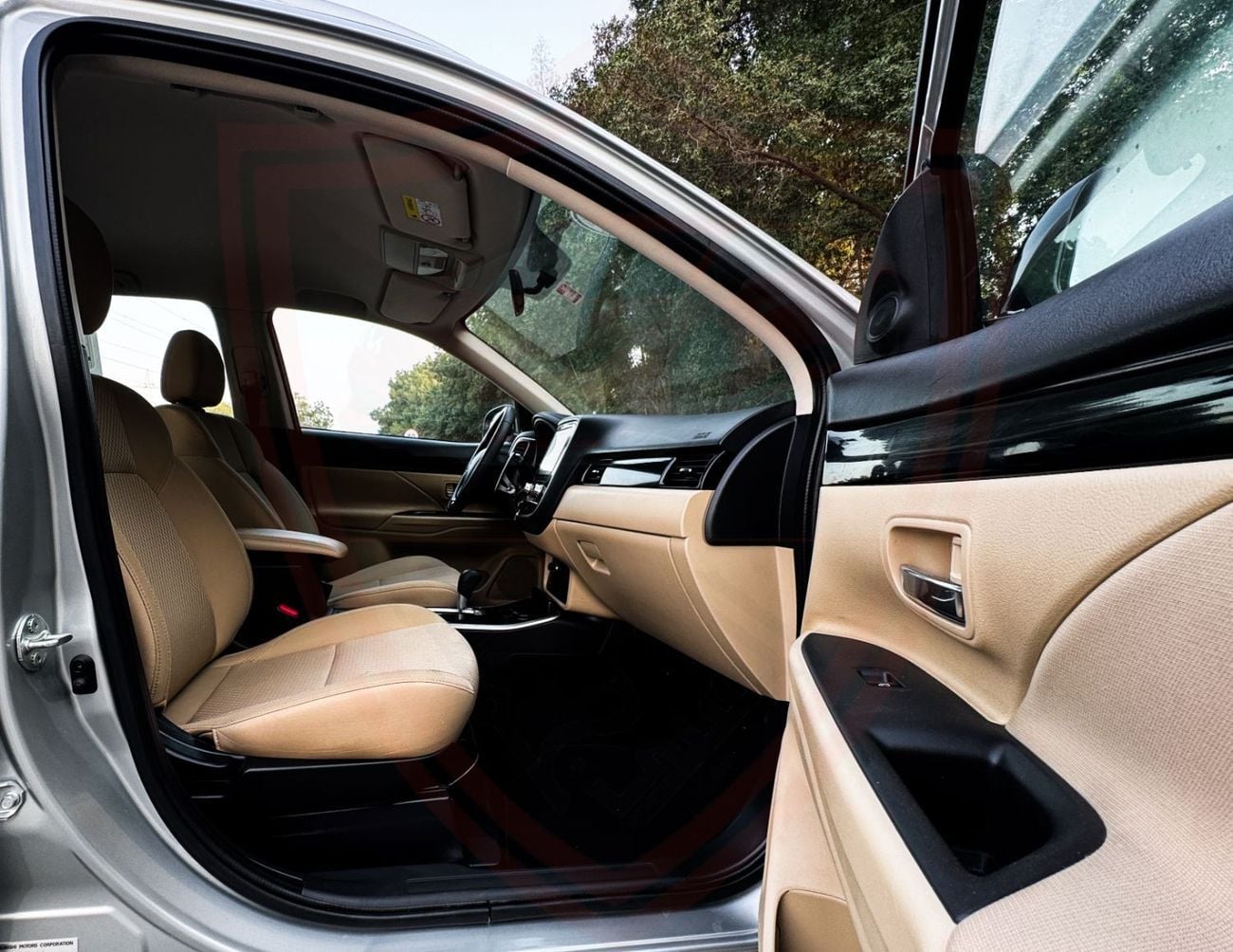 Mitsubishi Outlander GLX 3.0L Mitsubishi Outlander | 3.0 L | 2023 | GCC | Accident-Free |  In Excellent Condition | 991