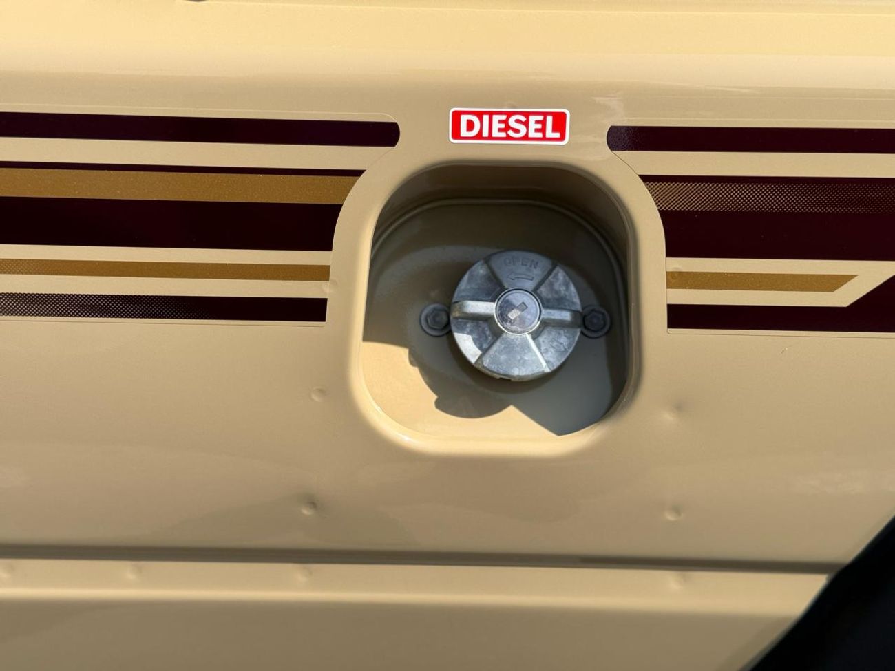 تويوتا لاند كروزر بيك آب DC 2.8L TURBODIESEL AUTOMATIC TRANSMISSION ( FOR RE-EXPORT ONLY )