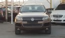 Volkswagen Touareg Volex wagan Touarag model 2011 GCC car full option panoramic roof leather seats back camera full ele