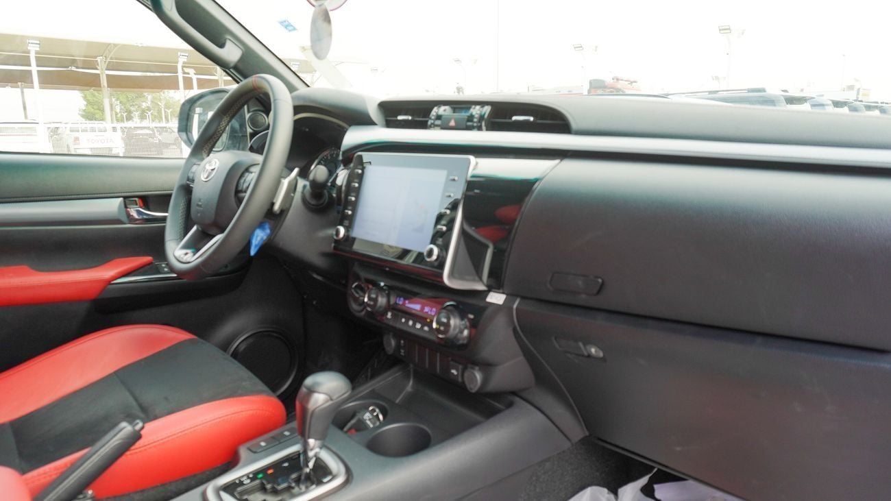 تويوتا هيلوكس GR Sport 4.0L