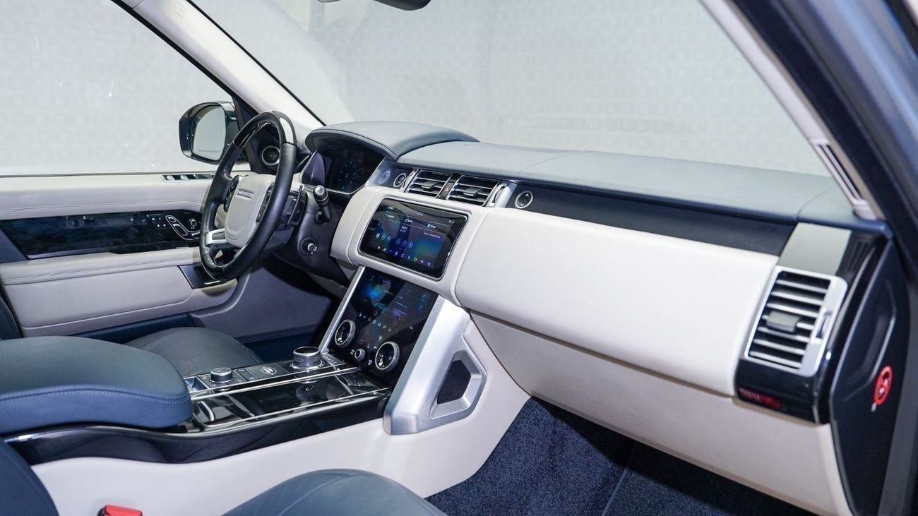 Land Rover Range Rover Vogue SE 5.0L UAE's Very Best Example | 2 Years Free Servicing | AED 5,194 Per Month