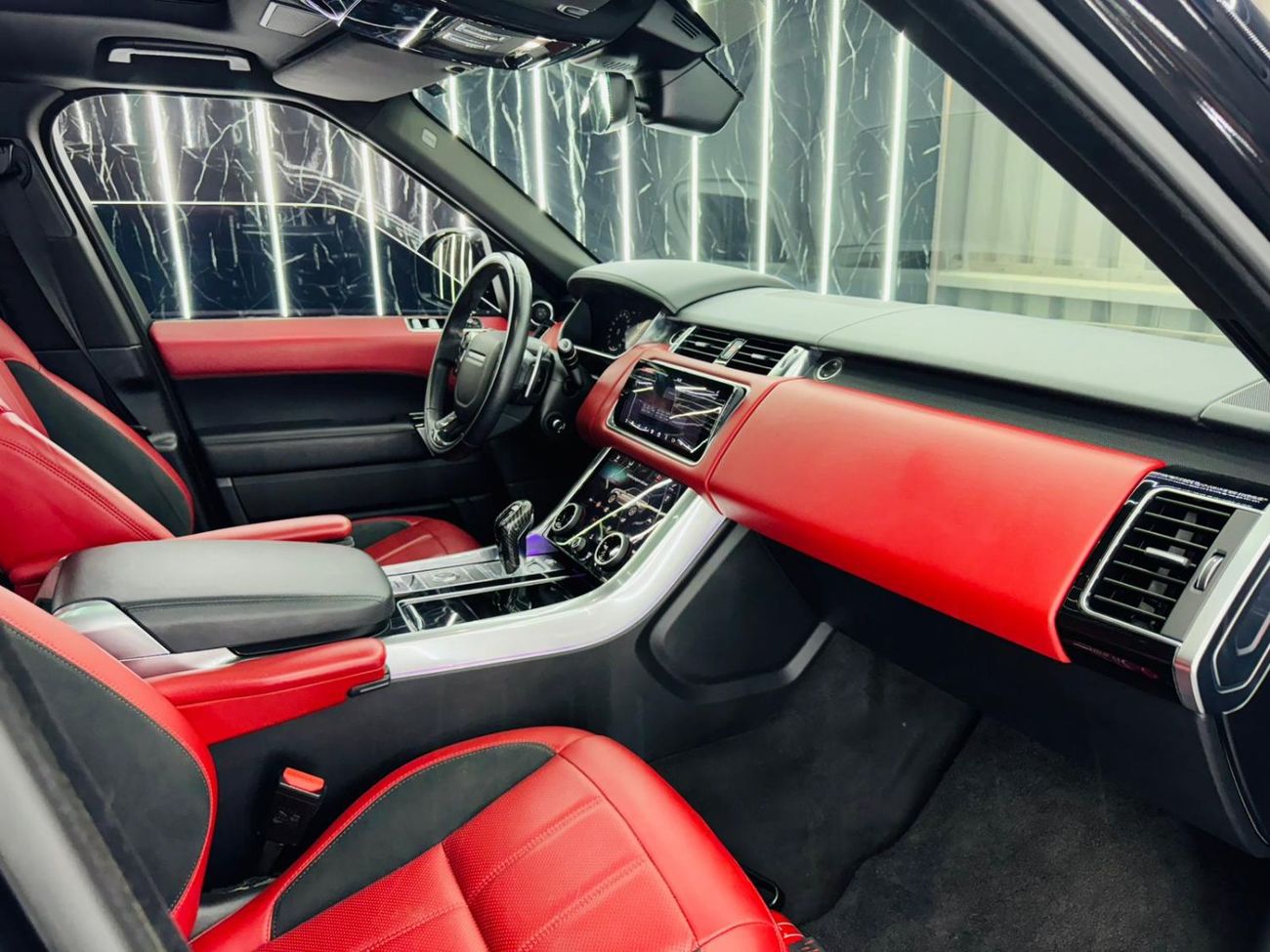 لاند روفر رينج روفر سبورت HSE Dynamic 3.0L 2020 Range Rover Sport HSE Dynamic, Warranty, Excellent Condition, GCC