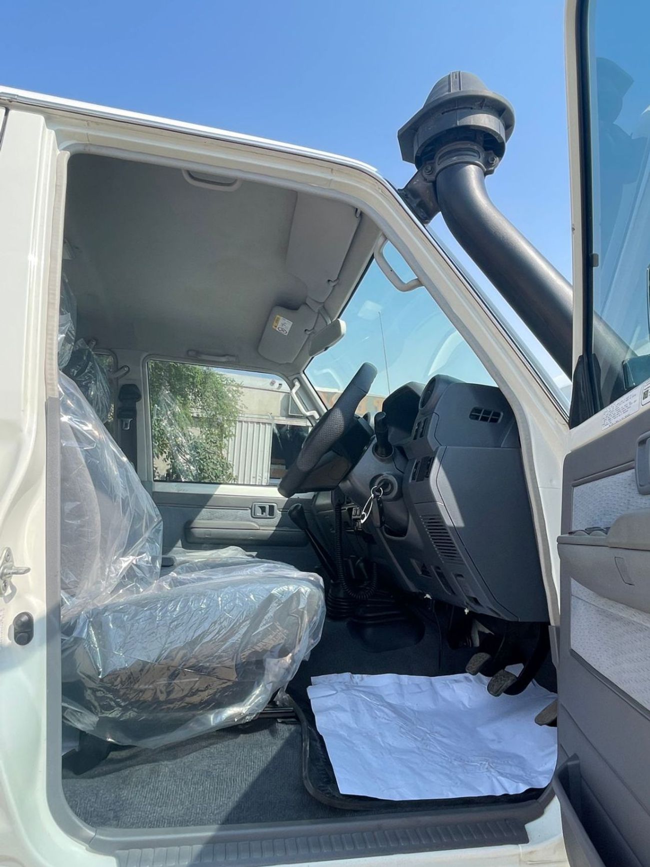 تويوتا لاند كروزر 5 Doors Hardtop ,Diesel 4500 CC ,Right Hand Drive ,Manual Transmission