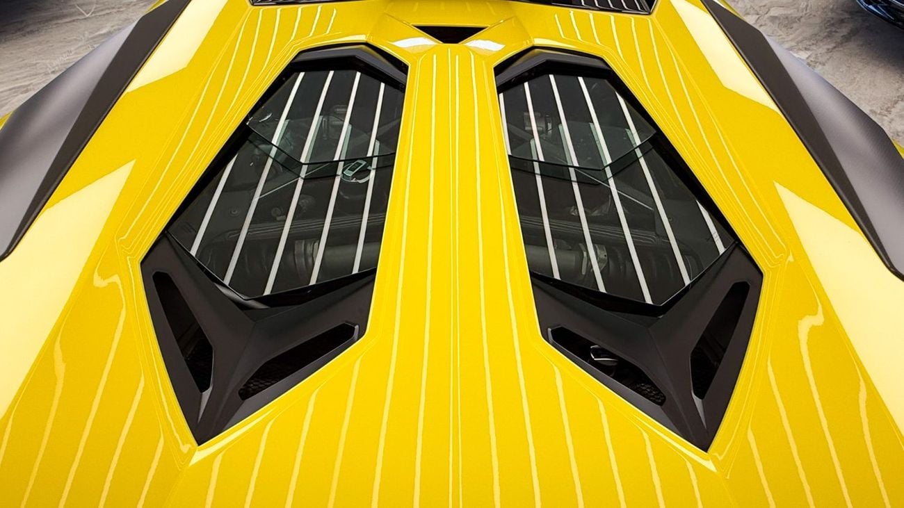 Lamborghini Aventador 6.5L V12 Lamborghini Aventador SV 2017 - LP 750-4 SV Roadster - Yellow (Giallo)