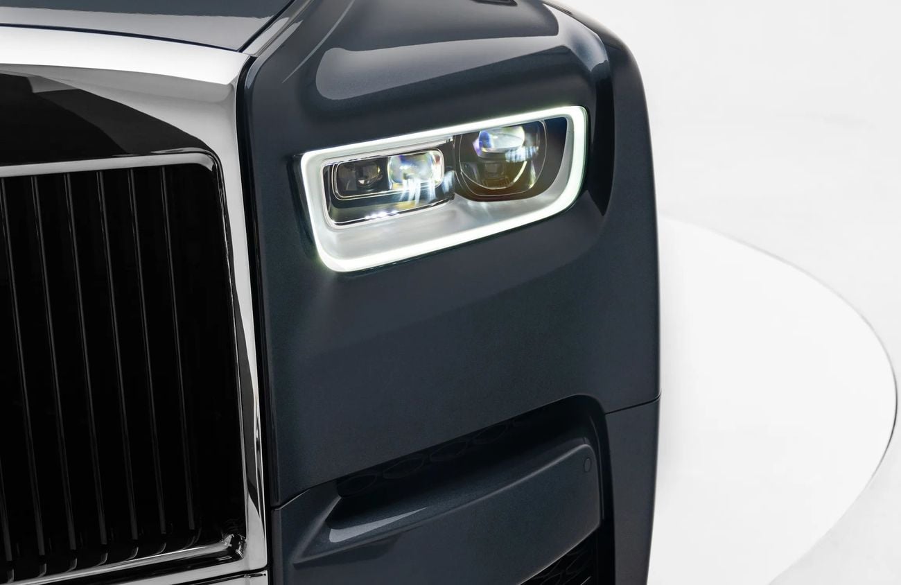 Rolls Royce Phantom 6.75L V-12 Twin-Turbocharged Engine