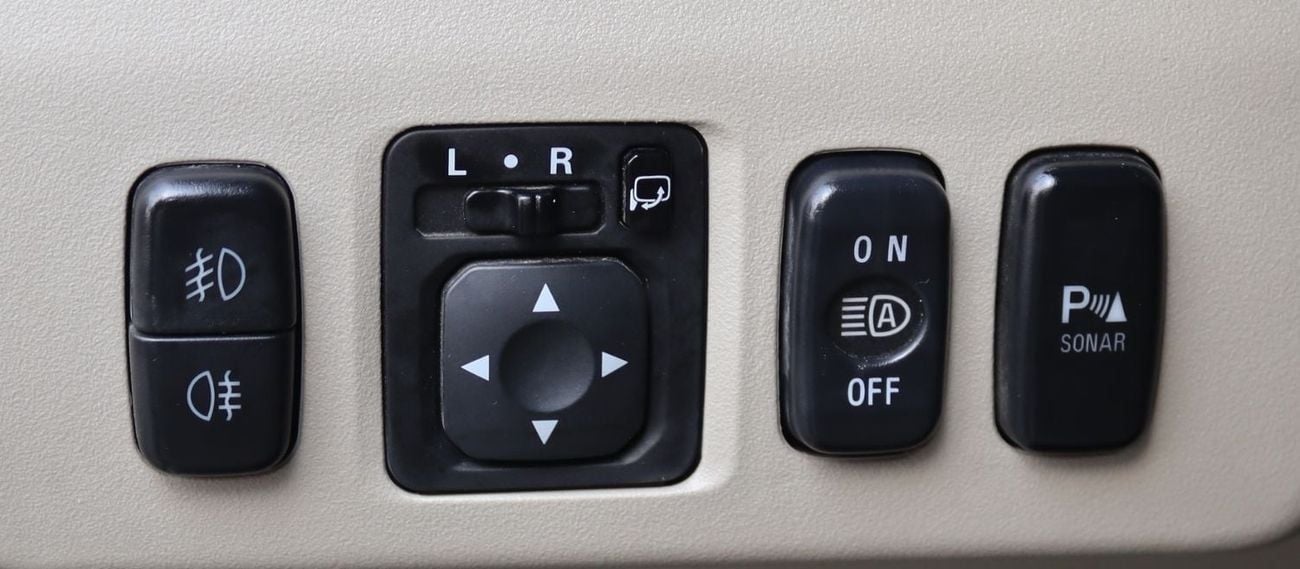 Mitsubishi Pajero GLS 3.8L Mitsubishi Pajero 2020 -GCC- Accident-free -7seats - 3.8L-V6 - KM 92000 - In excellent cond