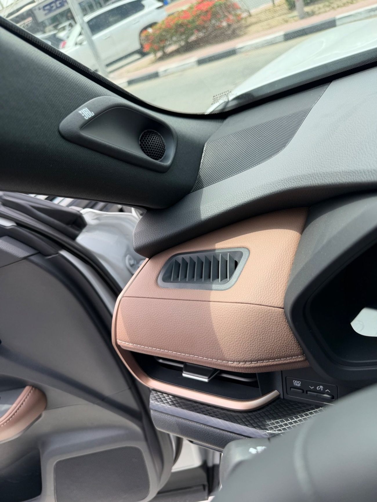 Toyota Grand Highlander Platinum Hybrid Max