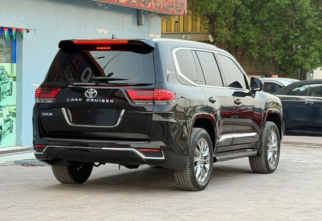 Toyota Land Cruiser GXR 2018 Model Facelift to 2025 Shape Exterior and Interior Both