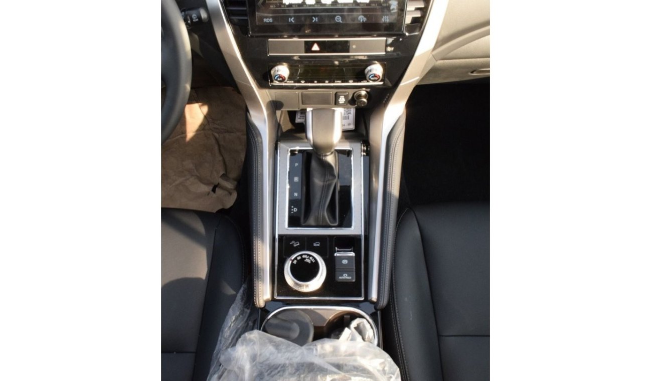 Mitsubishi Montero Montero Sport 2020 | A/T 3.0L (4WD) | Leather seats | (Black & White)