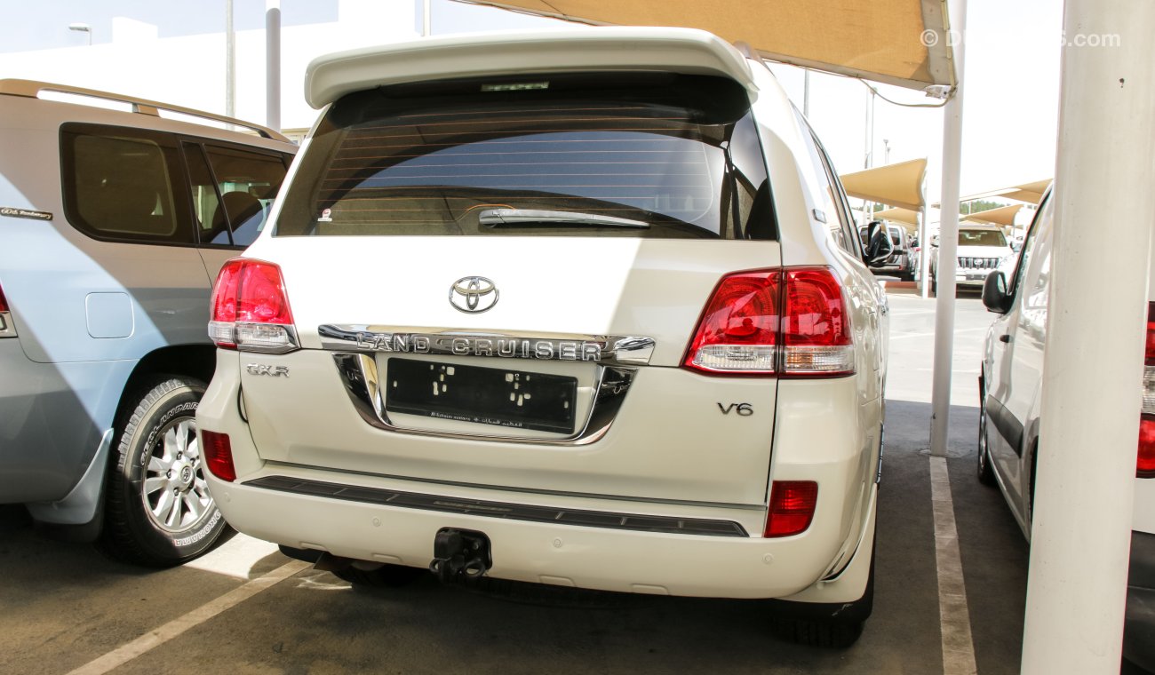 Toyota Land Cruiser GXR V6