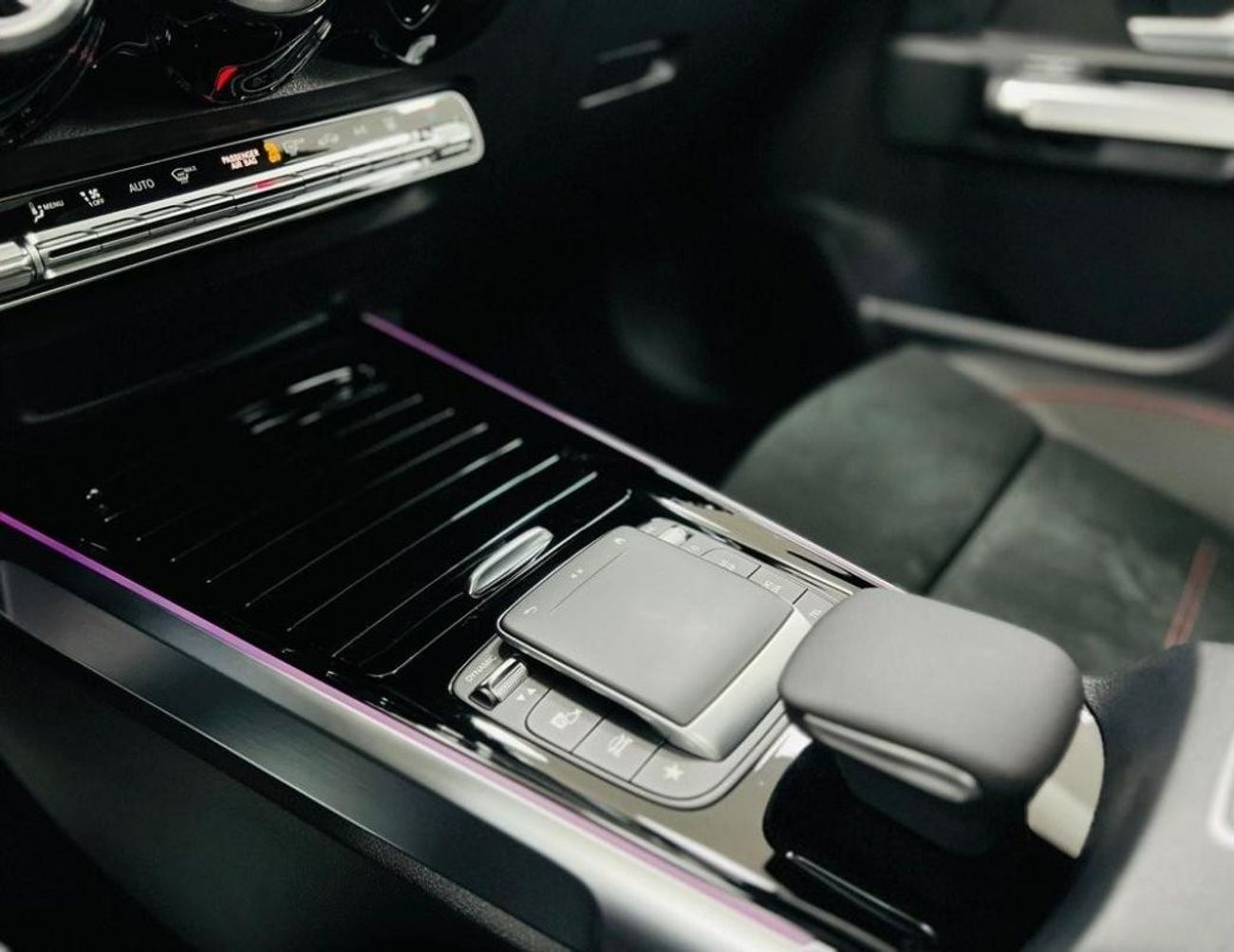 Mercedes-Benz EQB 300 4 MATIC .. Perfect Condition .. Top Range