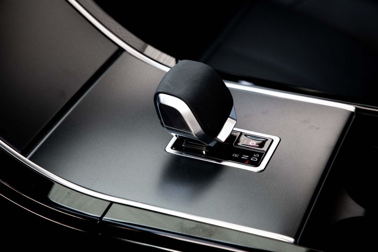 لاند روفر رينج روفر فيلار P250 R-Dynamic | 6,071 P.M  | 0% Downpayment | WARRANTY!