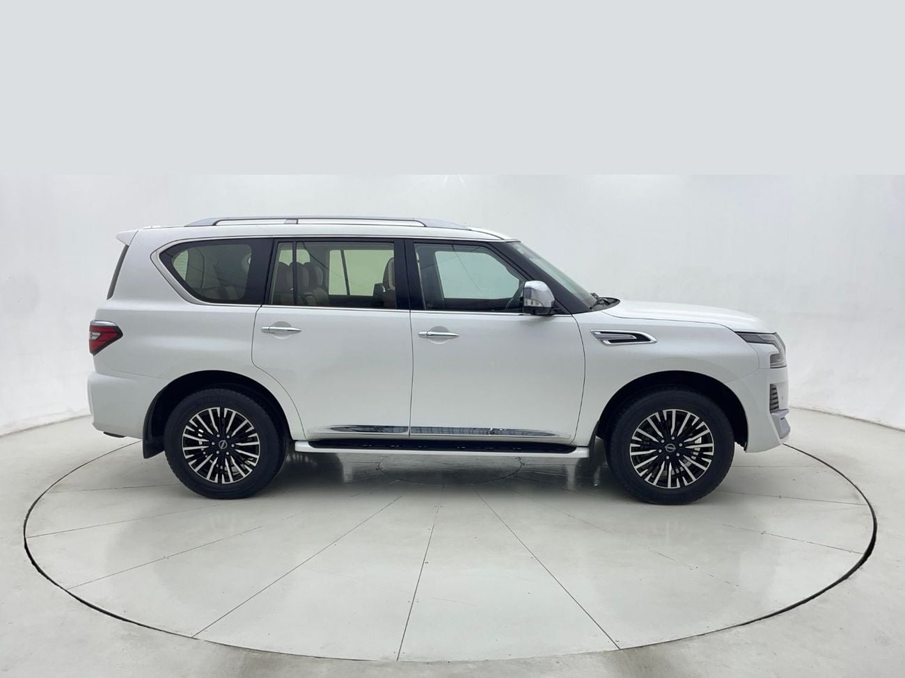 Nissan Patrol 4L 2023 | 0 DP | 2779/Month | 30 Day Return | Service History