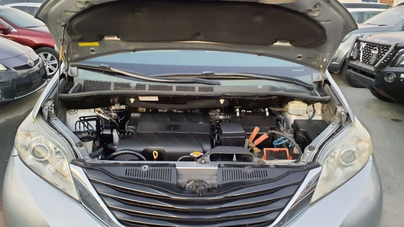 Toyota Sienna Toyota Sienna 3.5 L