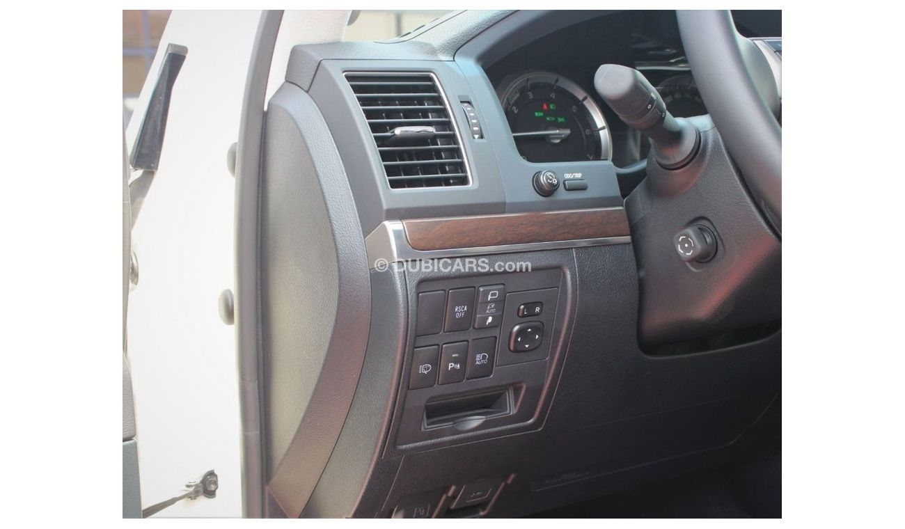 Toyota Land Cruiser VXR V8 5.7, GCC , UNDER WARRANTY FROM LOCAL DEALER (Inclusive VAT)