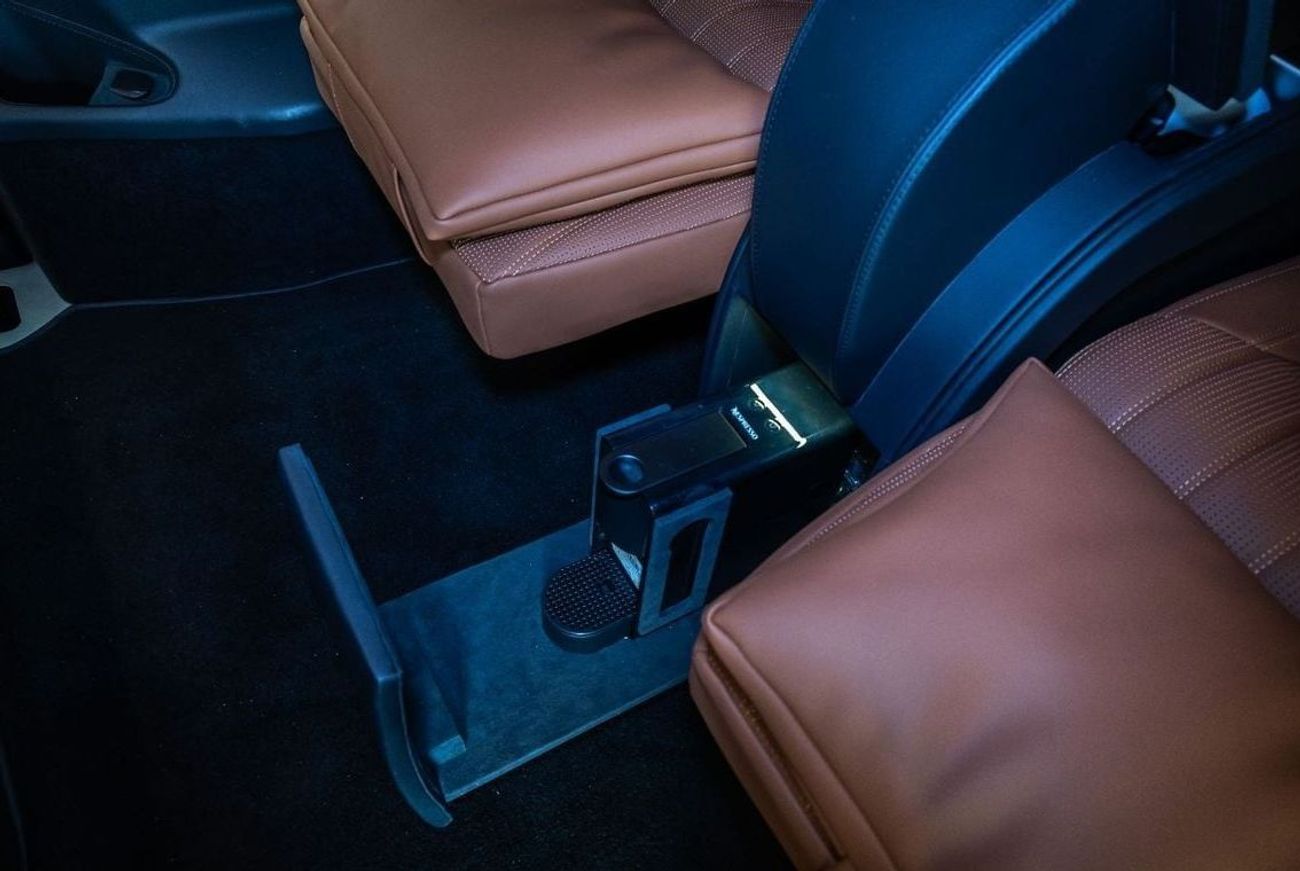 Mercedes-Benz V 300 Mercedes V300 VIP - 2025 GCC Specs Brand New