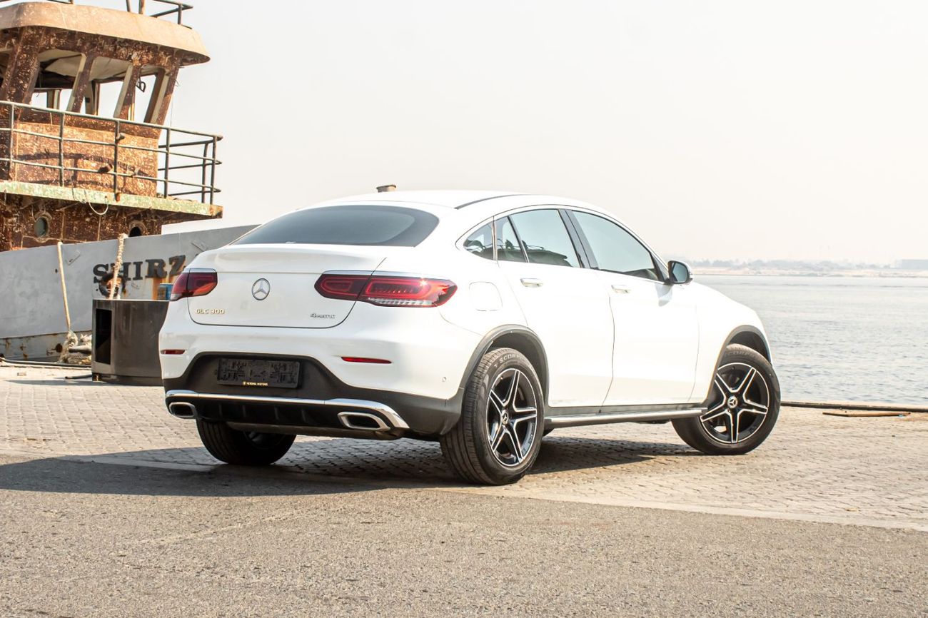 مرسيدس بنز GLC 300 4MATIC 2.0L