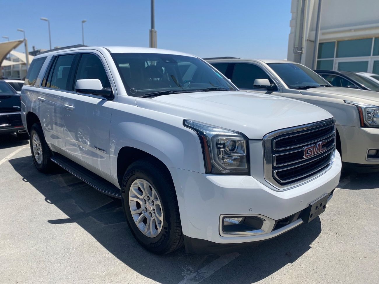 جي أم سي يوكون SLE 5.3L 4WD (8 Seater)