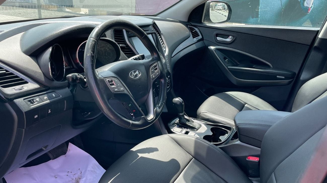 Hyundai Grand Santa Fe GLS Top 3.3L GCC Top 3.3L