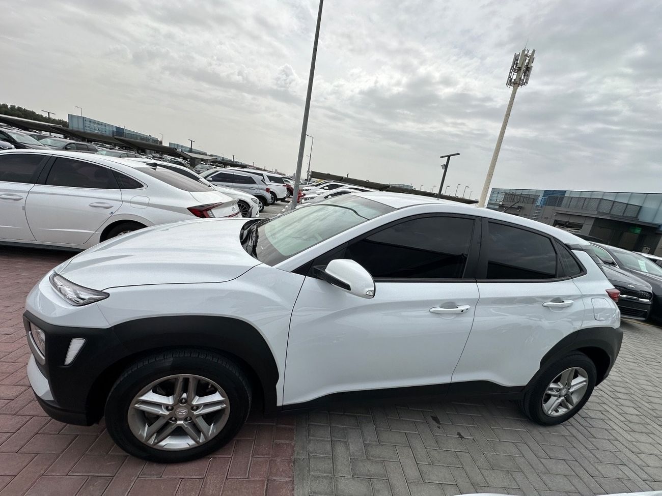 هيونداي كونا GLS Premium 1.6L