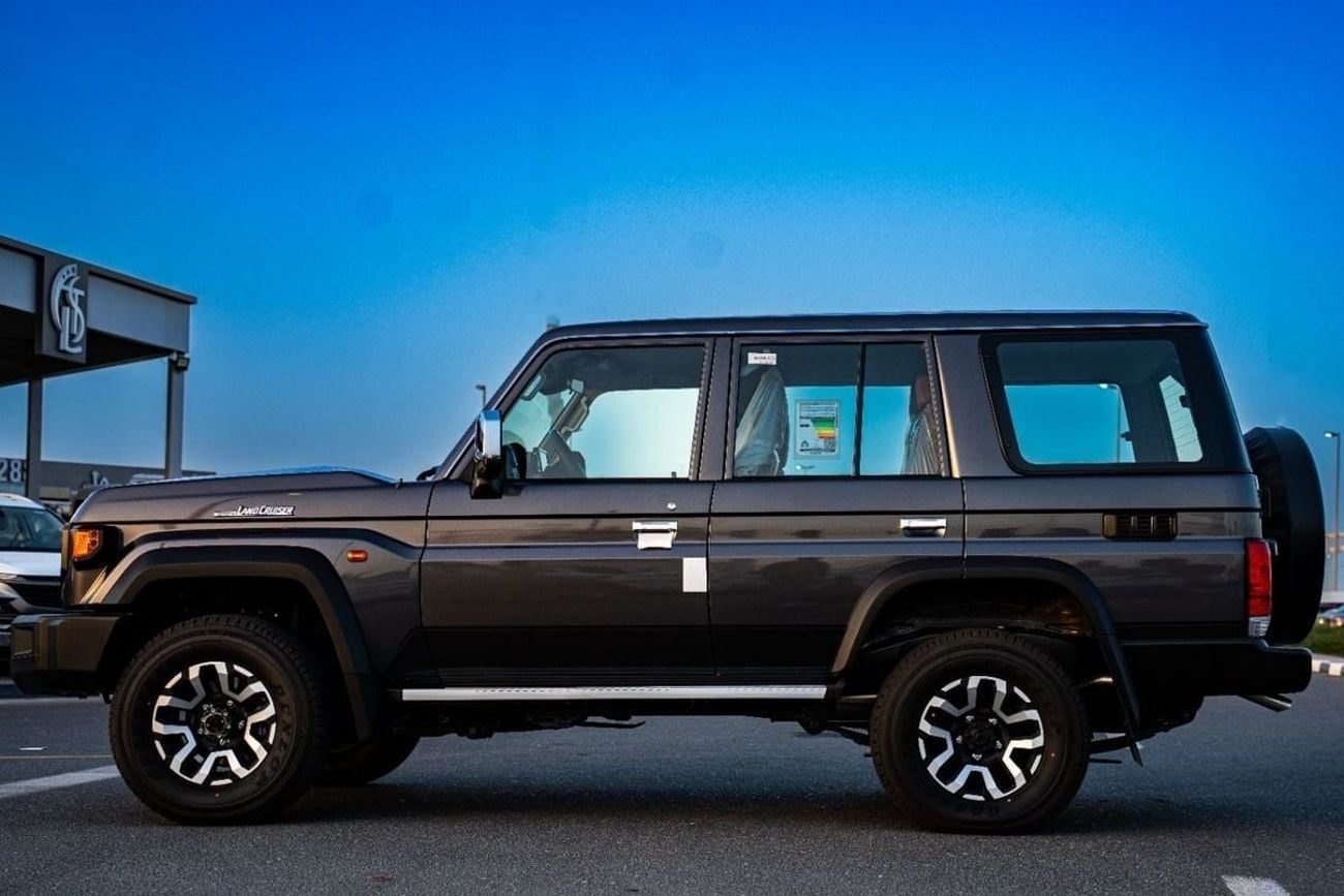 Toyota Land Cruiser 70  2.8l Automatic 5 Door Winch Diff Lock Full option 2026