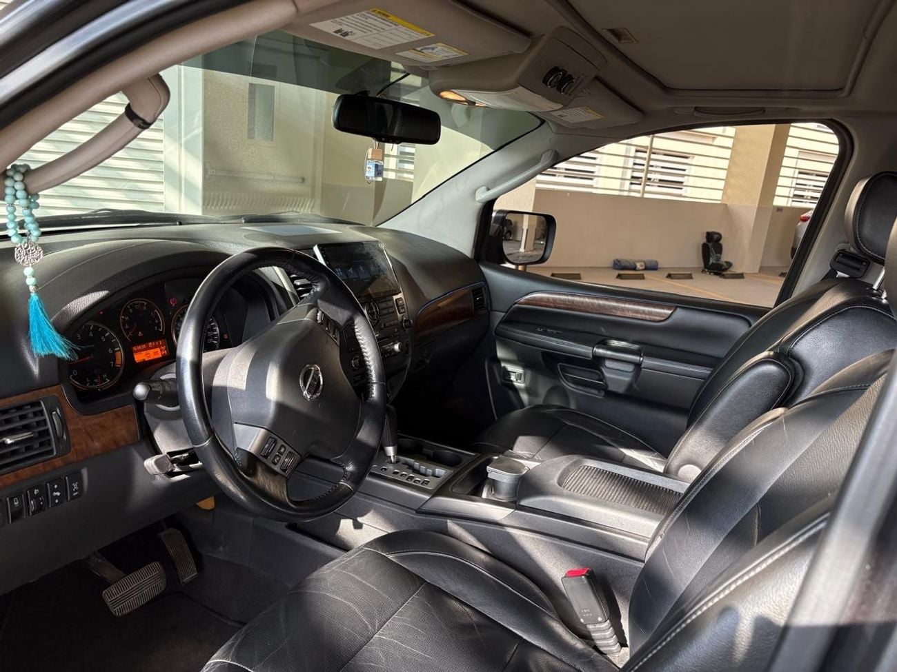 Nissan Armada LE