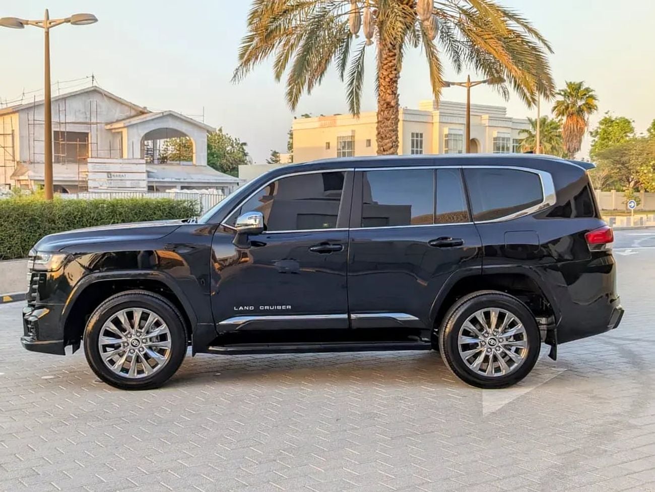 Toyota Land Cruiser GXR GCC Specs - V6 4.0L