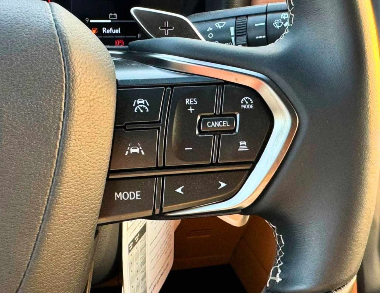 Lexus LX600 SIGNATURE || 3.5L V6 PETROL || RADAR | REAR ENTERTAINMENT SCREEN | LEATHER , SUNROOF | COOL BOX (COD