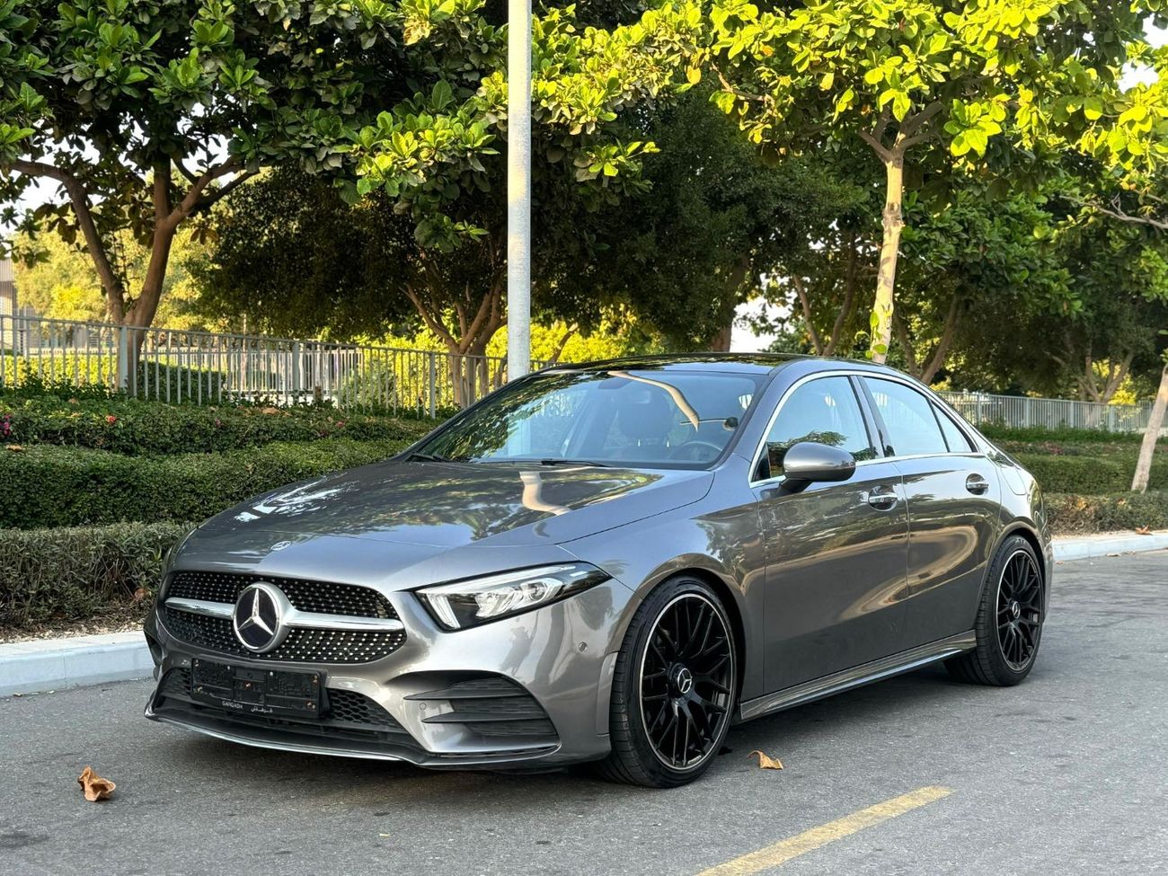 مرسيدس بنز A 200 Premium + 2.0L