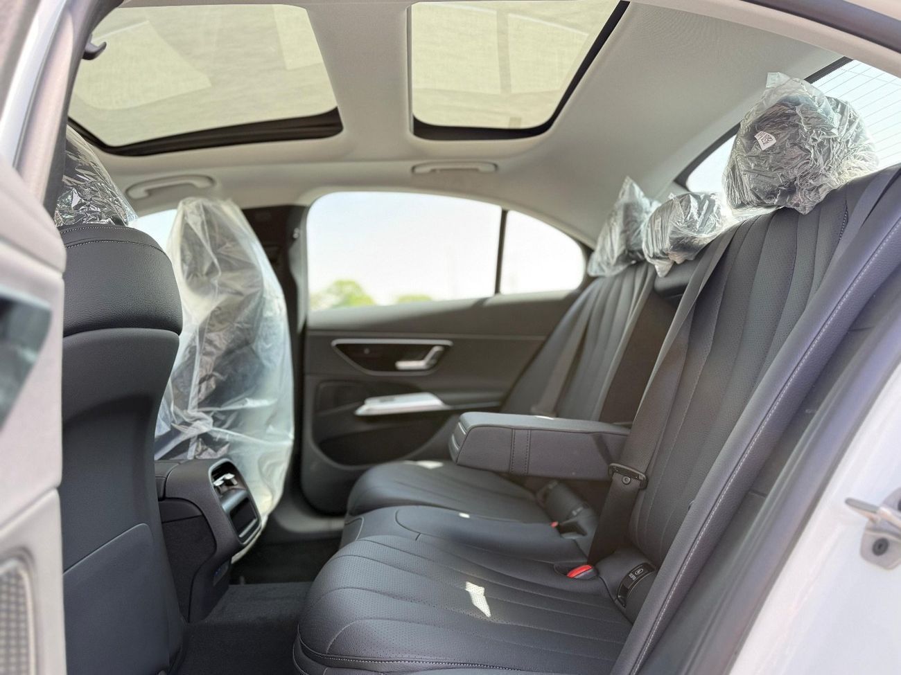 مرسيدس بنز E200