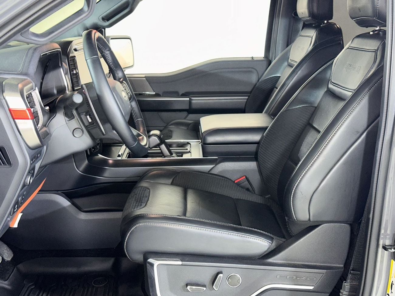 فورد F 150 RAPTOR CREW CAB LUX RP1621C / AL TAYER MOTORS/ AL QOUZ SHOWROOM
