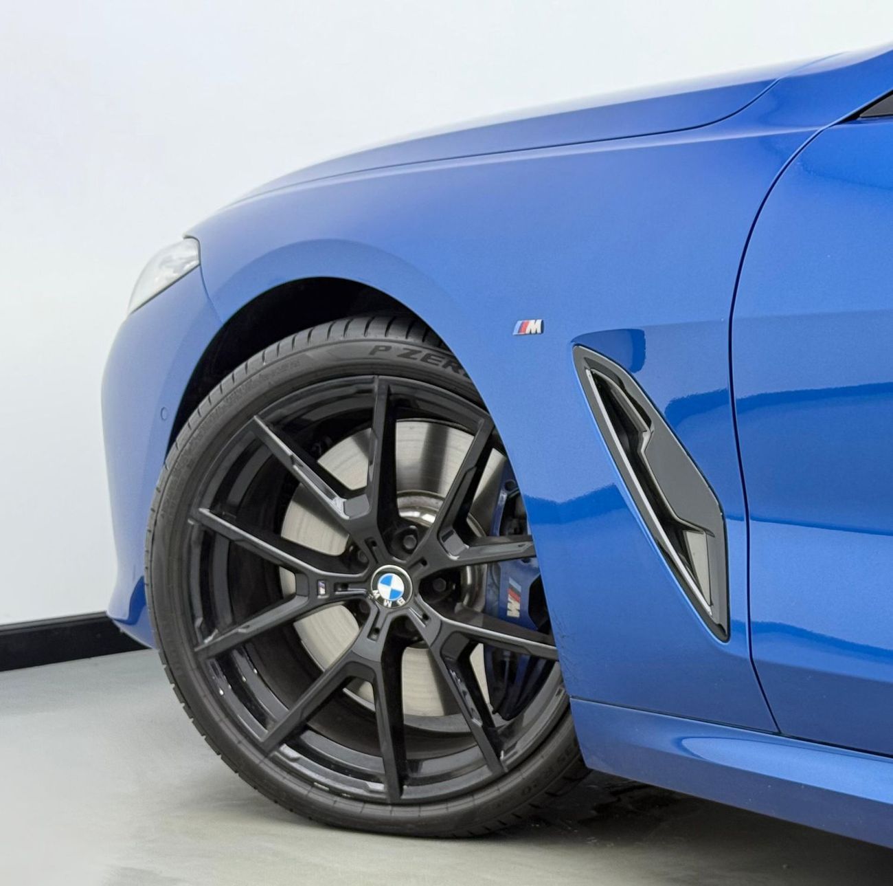 بي أم دبليو M850i 2019 BMW M850i xDrive Individual Carbon Core, 1 Year Warranty, FSH, GCC