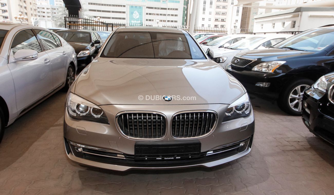 Used BMW 740 Li 2014 for sale in Sharjah - 28111