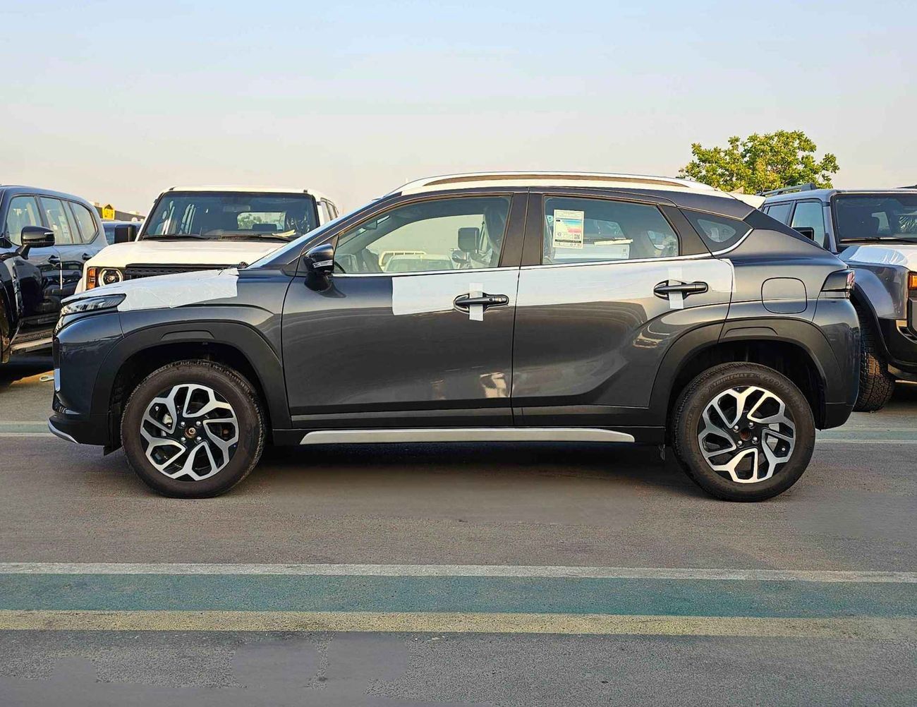 Suzuki Fronx GLX / EURO 5 HYBRID / 1.5L V4 / HEADUP DISPLAY / 360* CAMERAS / " 9" DISPLAY AUDIO (CODE # GLX)