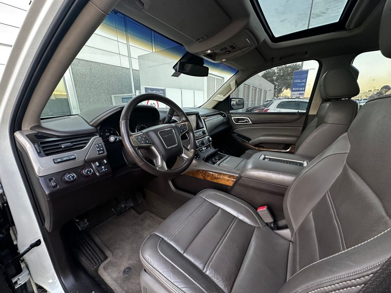 GMC Yukon Denali 6.2L (8 Seater)