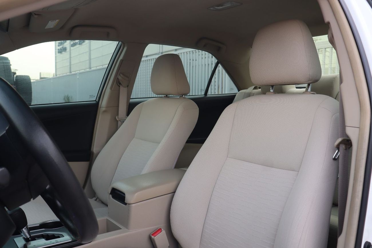 Toyota Camry SE 2.5L (215 HP)