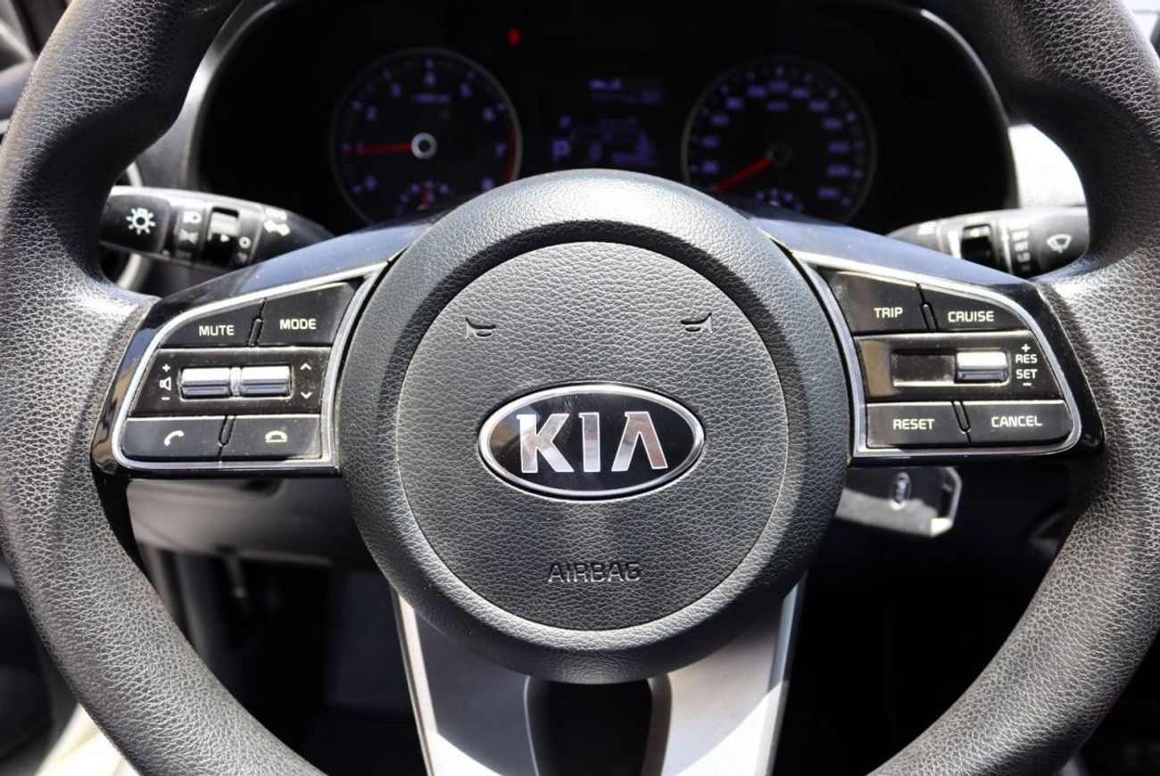 كيا سيراتو EX خالية من الحوادث - خليجي - مكينة 1600 سي سي - بحالة الوكالة من الداخل والخارج