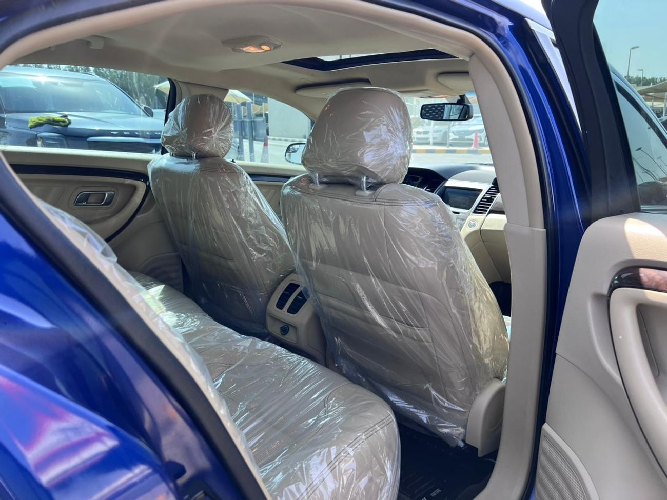 Ford Taurus VERY CLEAN CAR LOE MILEAGE