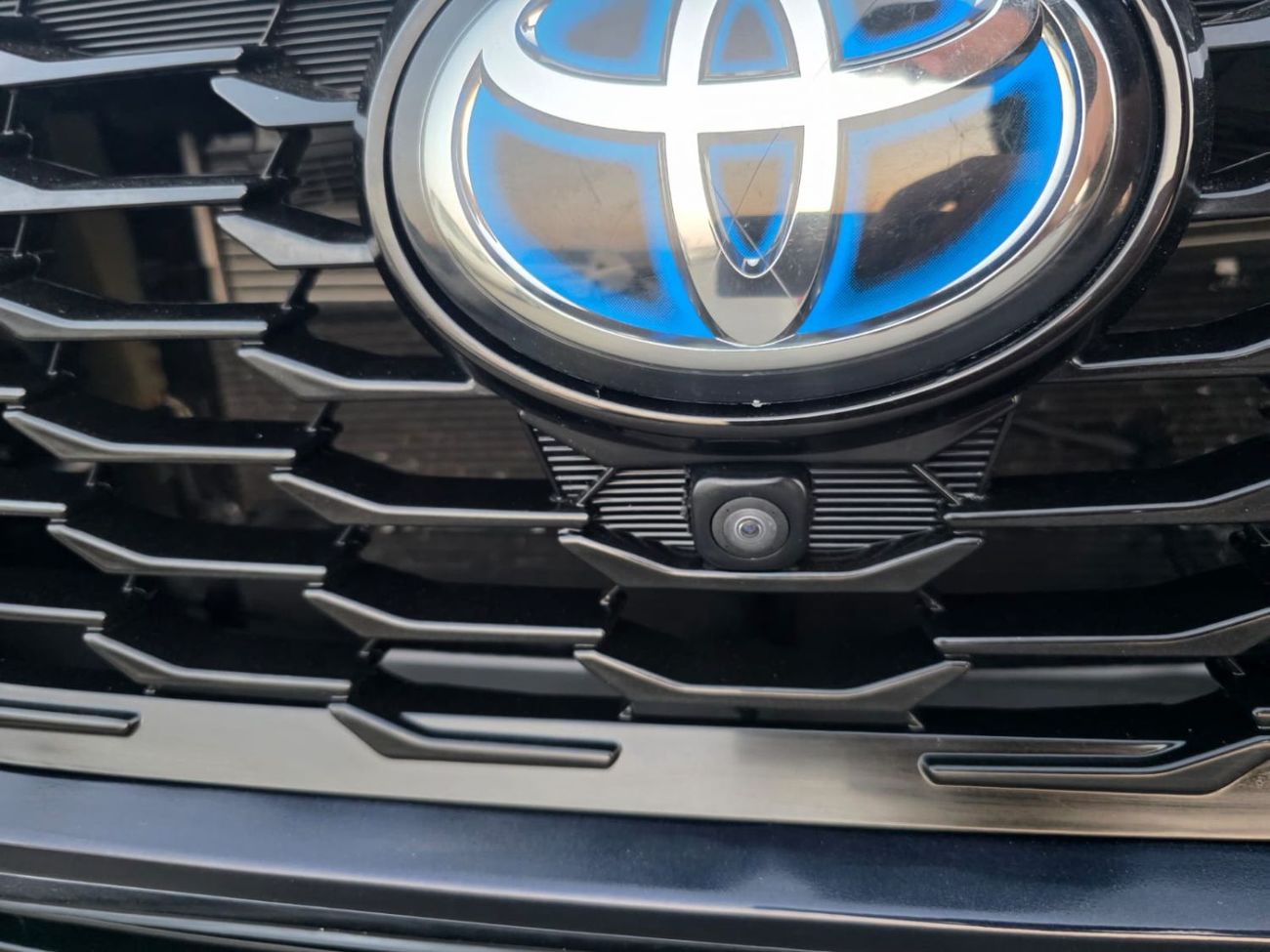 تويوتا هايلاندر 2.5L Hybrid Platinum